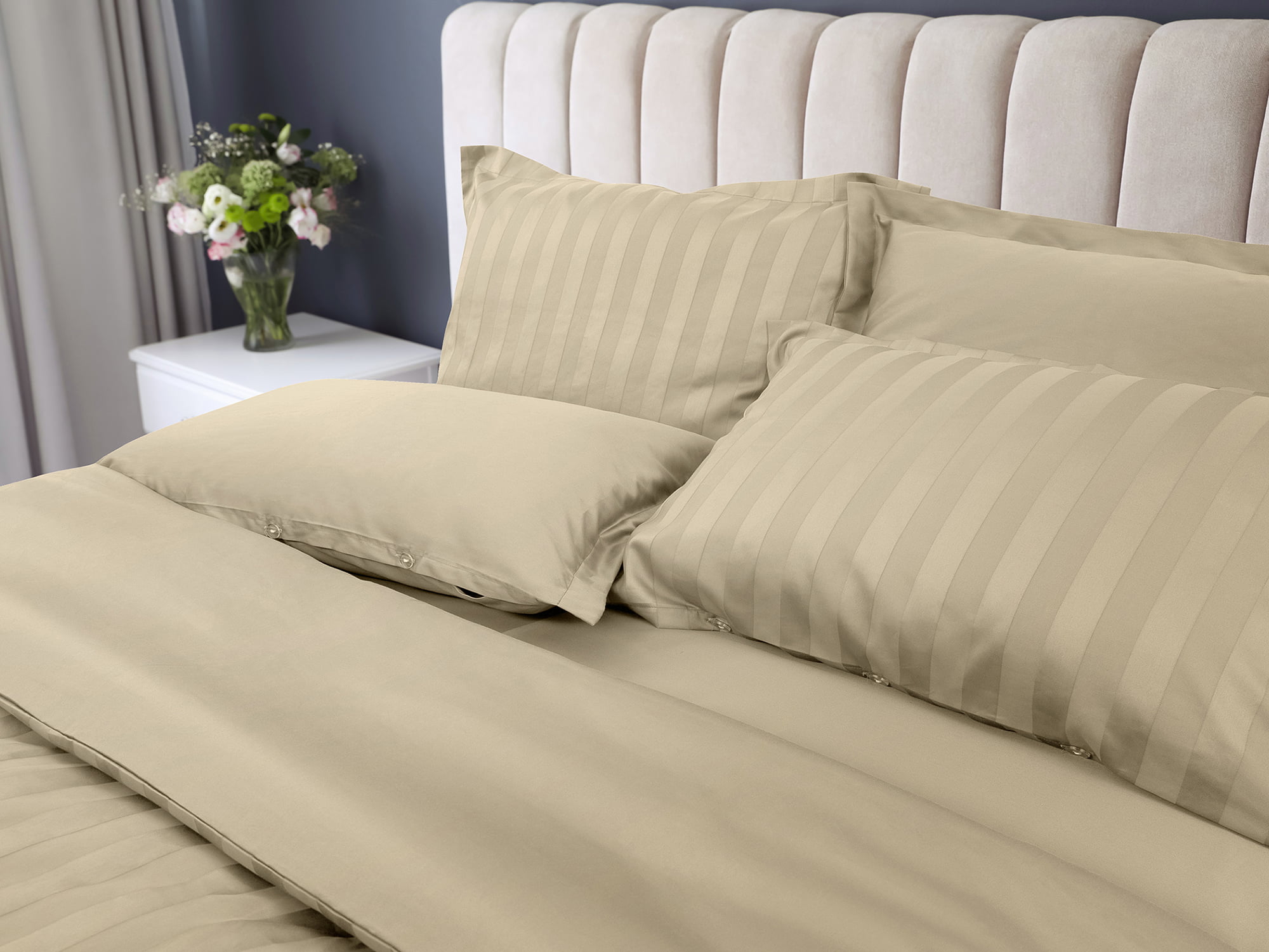 Comfortable,Bed,With,Soft,Pillows,Indoors,,Closeup