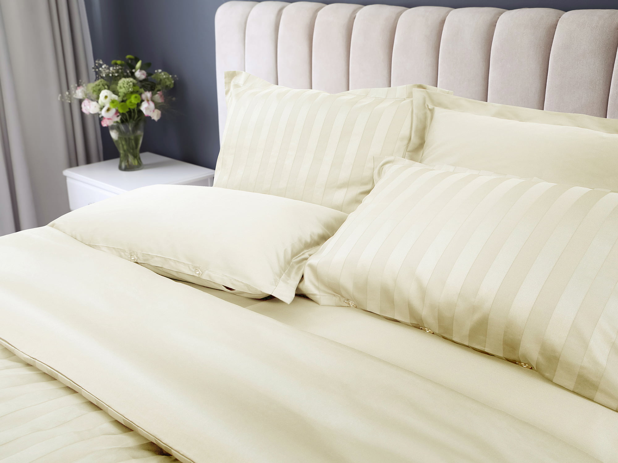 Comfortable,Bed,With,Soft,Pillows,Indoors,,Closeup